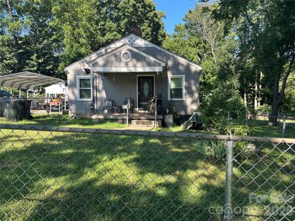 109 S Pine Street