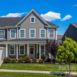 2025 Vettura Court