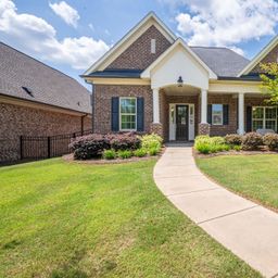 5247 Courtyard Lane