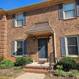 221 Pointe Circle