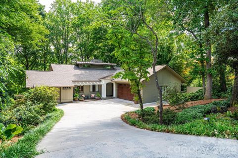 Homes in Lakeland Park, Hickory