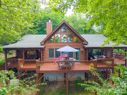 760 Woody Lane active home in Laurel Ridge Country Club, Waynesville, NC
