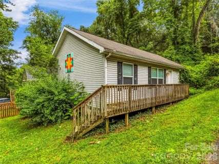 214 Short Michigan Avenue active home in Sky Harbor, Asheville, NC