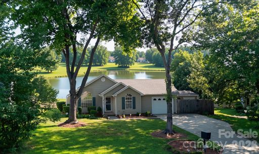 6323 Martin Lake Road pending home in Martin Lakes, Charlotte, NC