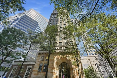 112 S Tryon Street