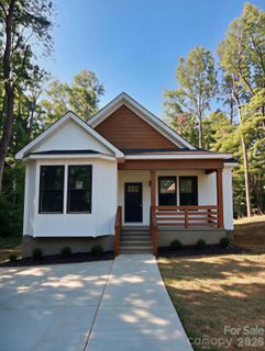 641 Knollwood Circle