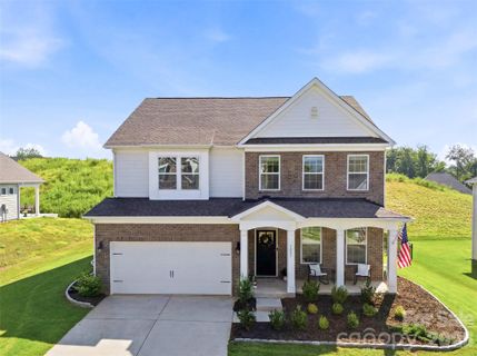 5821 Casper Drive active home in The Vineyards On Lake Wylie, Charlotte, NC