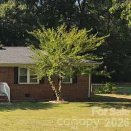 2493 Oakwood Circle