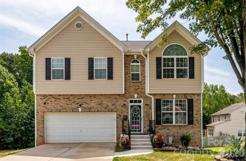 4816 Eagle Creek Drive active home in Hampton Place, Charlotte, NC