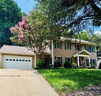 Homes in Windsor Forest, Hickory