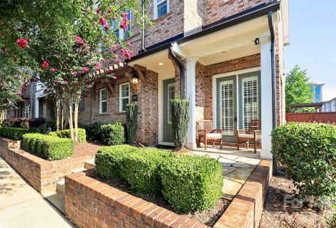 8910 Matthews Farm Lane