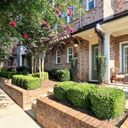 8910 Matthews Farm Lane