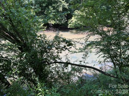 00 River Crest Parkway