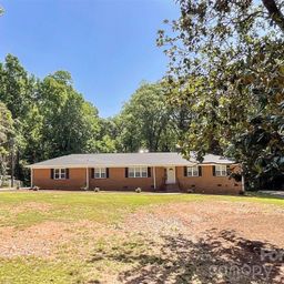 6728 Lakeside Drive