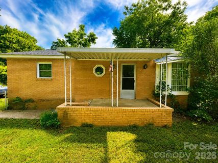 128 E Hilltop Drive