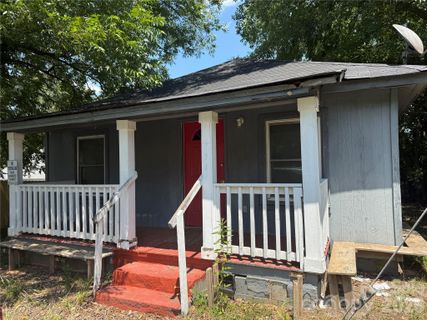 706 N Logan Street