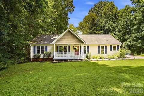 3555 Lake Bluff Drive active home in The Retreat, Sherrills Ford, NC