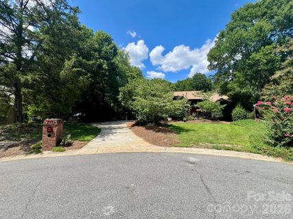 200 Foxlair Court