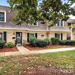 1700 Roxborough Road