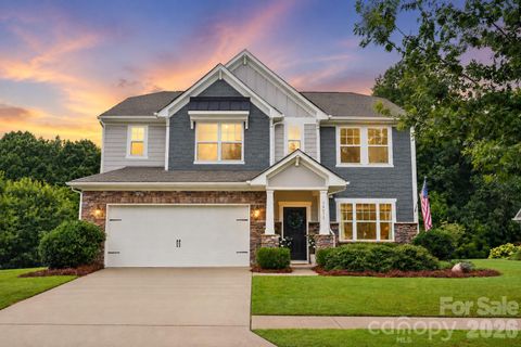 14612 Baytown Court active home in Lakemont, Huntersville, NC