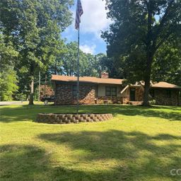 1106 Robinhood Lane