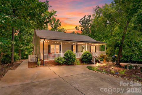 Homes in Woodrun, Troy