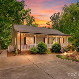 290 Skyland Drive
