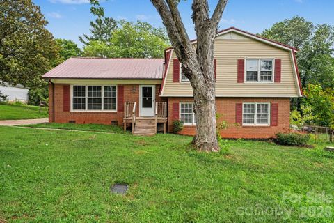630 Colonial Drive active home in Old Farm, Statesville, NC