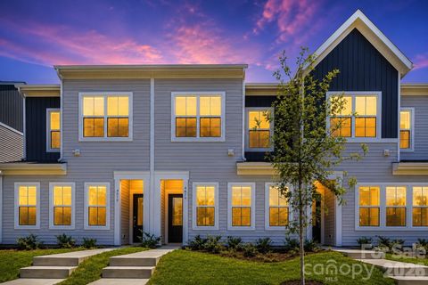 4614 Lakeview Road active home in Lakeview Village, Charlotte, NC