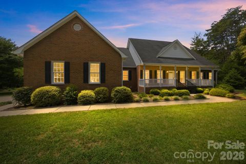 182 Robert Drive active home in Larkin Sloan Estates, Statesville, NC