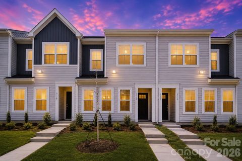 5114 Orchardview Way active home in Lakeview Village, Charlotte, NC