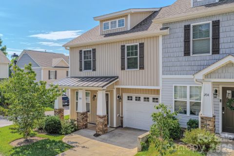202 Stoney Point Way