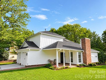 819 Mill Creek Lane pending home in Selwyn Farms, Charlotte, NC