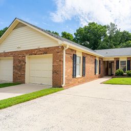 537 Camrose Circle