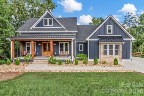 Homes in Old Orchard, Hendersonville