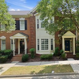 228 S Faulkner Way