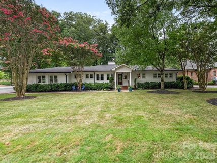 2652 Knollwood Road active home in Old Foxcroft, Charlotte, NC