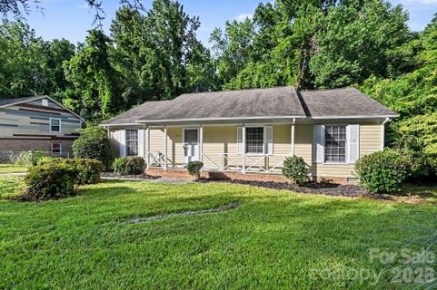2726 Meadowcliff Drive