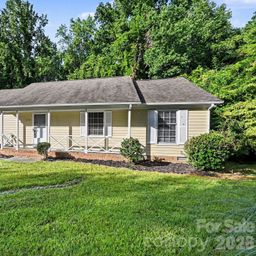 2726 Meadowcliff Drive
