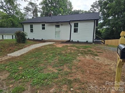 1729 Lakeview Drive