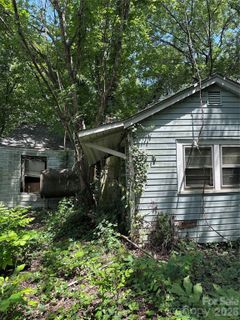 499 Leonard Road