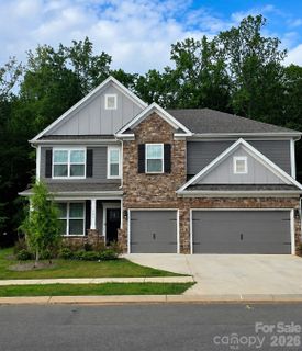 7027 Sylvan Retreat Drive active home in Sylvan Creek, Denver, NC