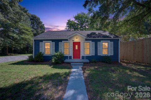 620 10th Street Boulevard active home in Oakland Heights, Hickory, NC
