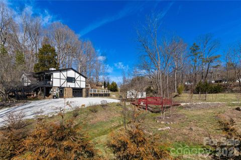 5 Northlake Drive