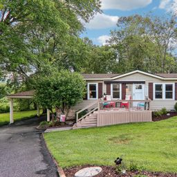 305 Meadowbrook Court