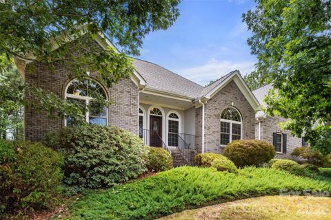 1012 Catawba Shores Drive active home in Catawba Shores Estates, Rock Hill, SC
