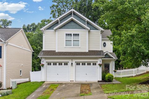 10216 Old Carolina Drive active home in Riverbend, Charlotte, NC