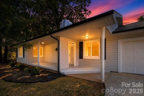5396 Stonewood Drive pending home in Woodridge, Hickory, NC