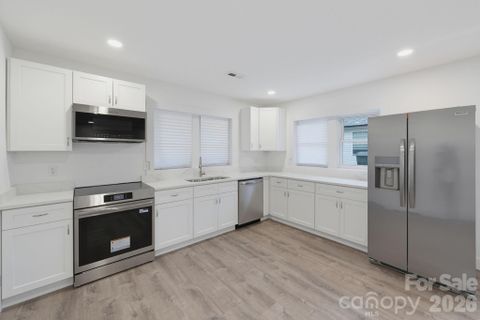 2211 Second Street