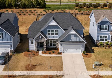 7017 Kingfisher Way active home in McLean Overlake, Belmont, NC